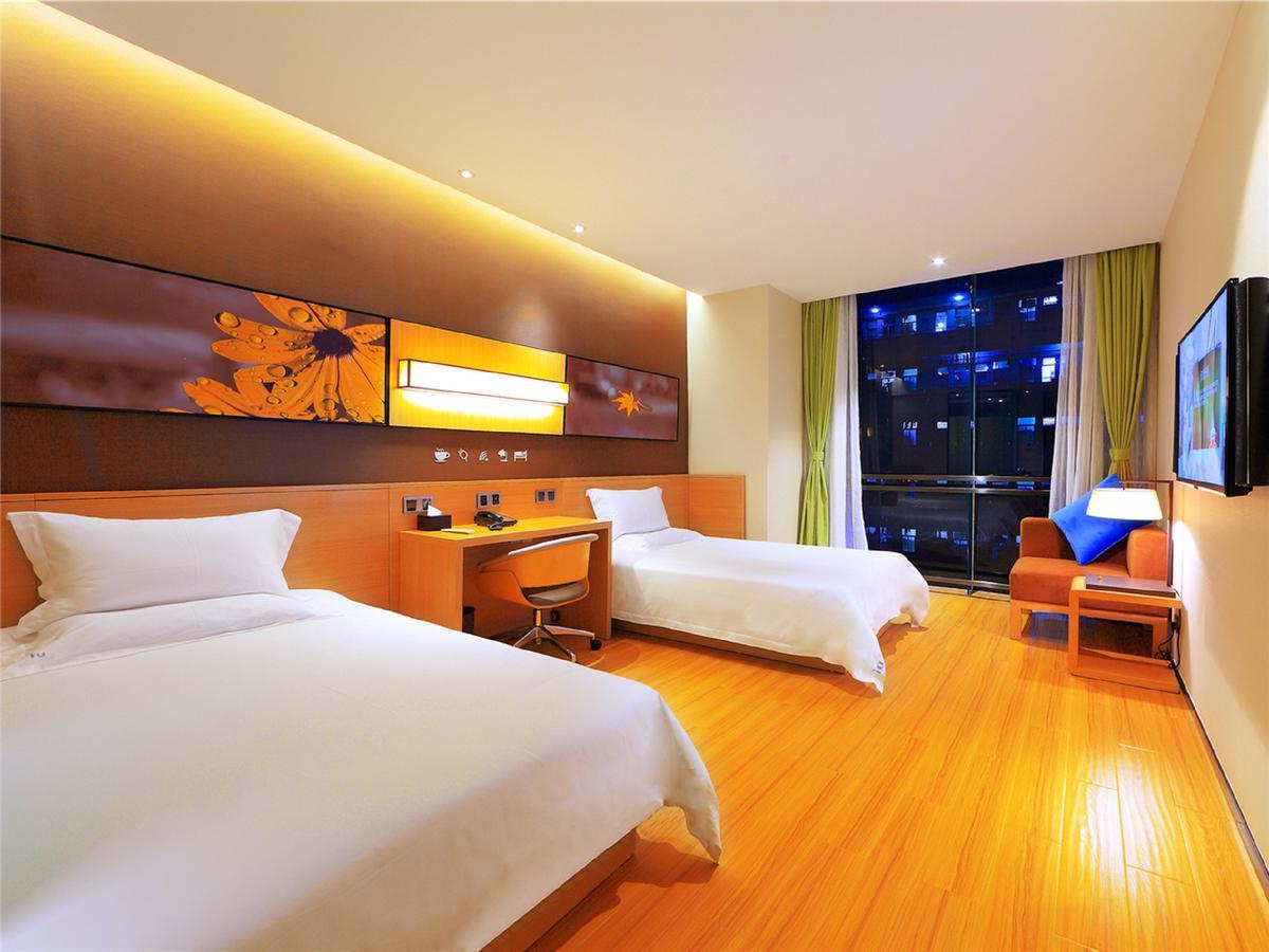 Iu Hotel Tianjin Binjiang Walking Street Exterior photo